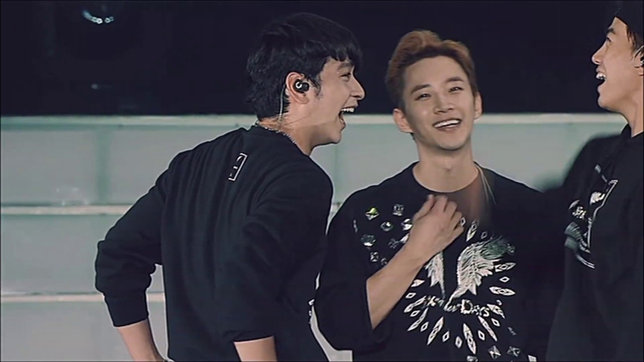 2PM saying Goodbye @ SIX 