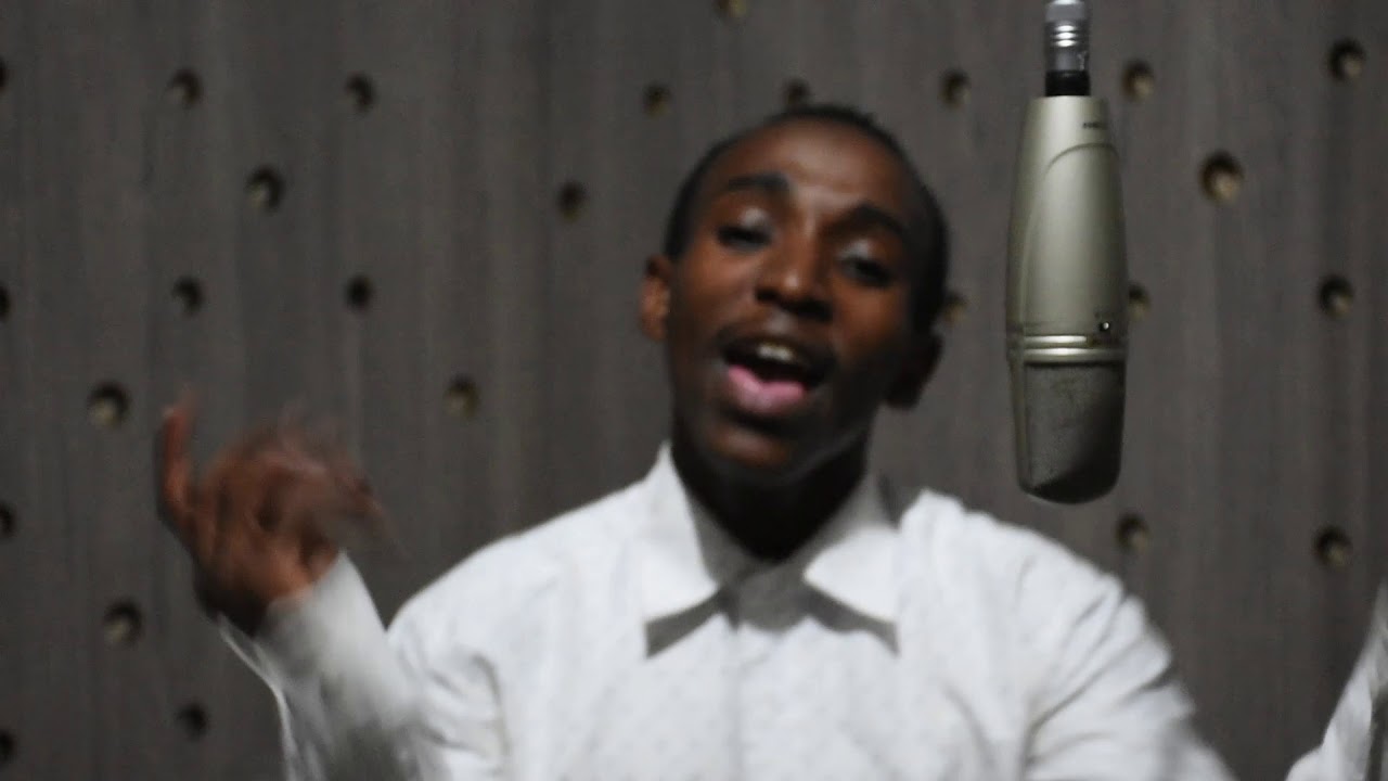 Samjoy Lavidavi recording studio performance