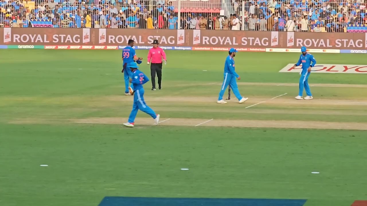 Ashwin and Jadeja combo wicket taking @ India vs Australia world cup cricket one day @ Chepauk