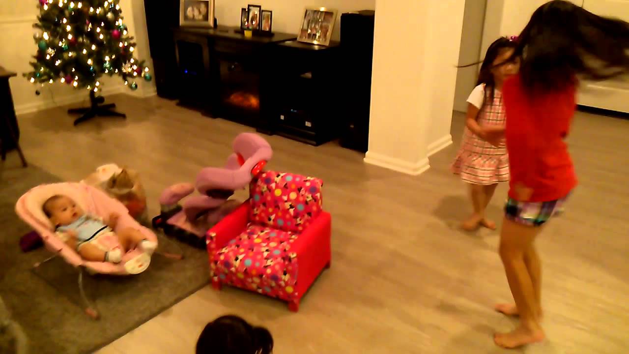 Ava Noelle & Liam - doing the cha cha slide with Ate Cate and Alyssa