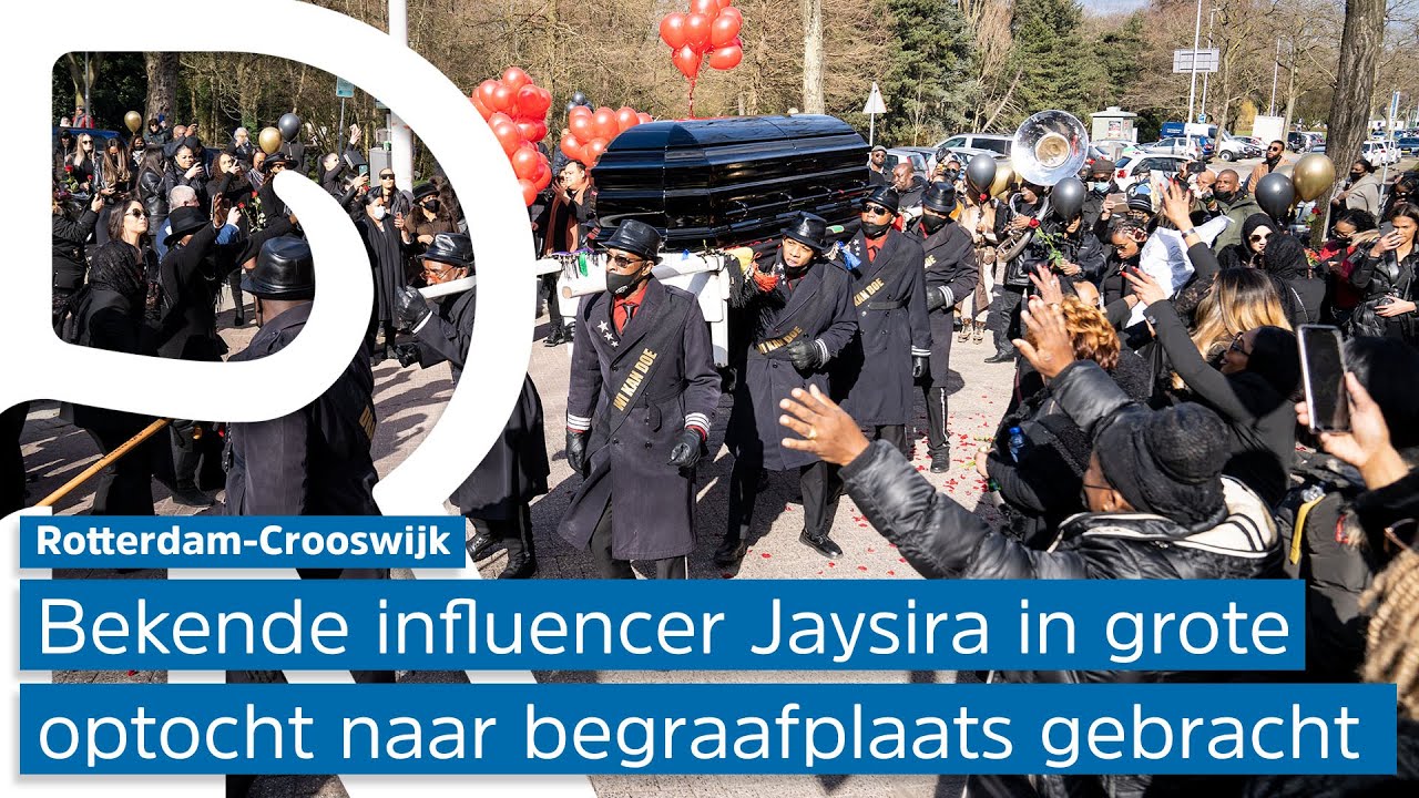 Enorme optocht met paarden, koets en dansers bij uitvaart van Rotterdamse influencer Jaysira - Be...