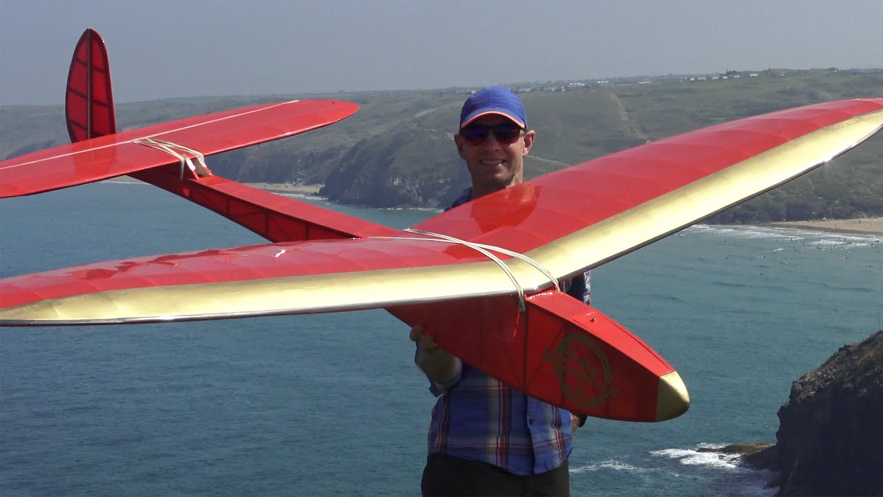 Gentle Sloping. Flying the big Leprechaun in very light conditions.