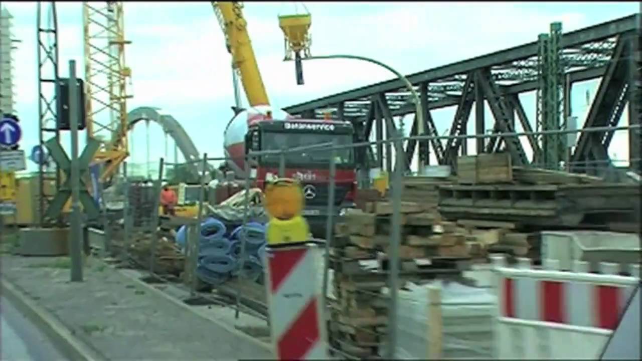 Architektonische Meisterwerke: Brücken im Hafen