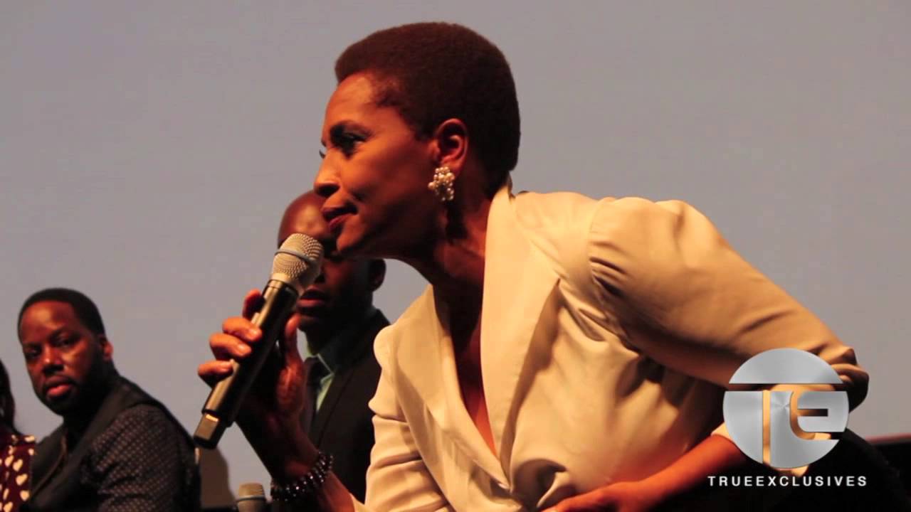 Jenifer Lewis Gives Powerful Speech at Baggage Claim Premiere