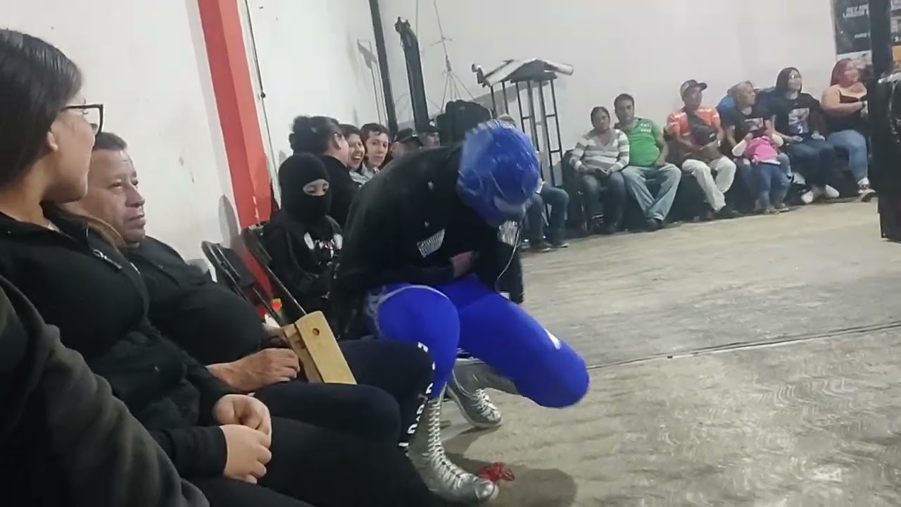 Evento de lucha libre por el campeonato de parejas apostando sus máscaras 28122025