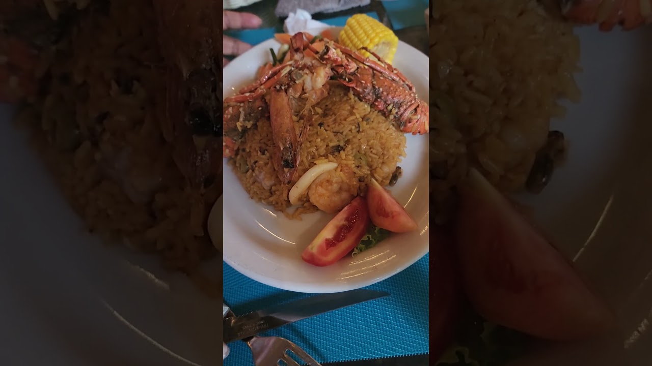 MARISCADA EN CREMA , ARROZ CON  MARICOS  y ENSALADA DE POLLO