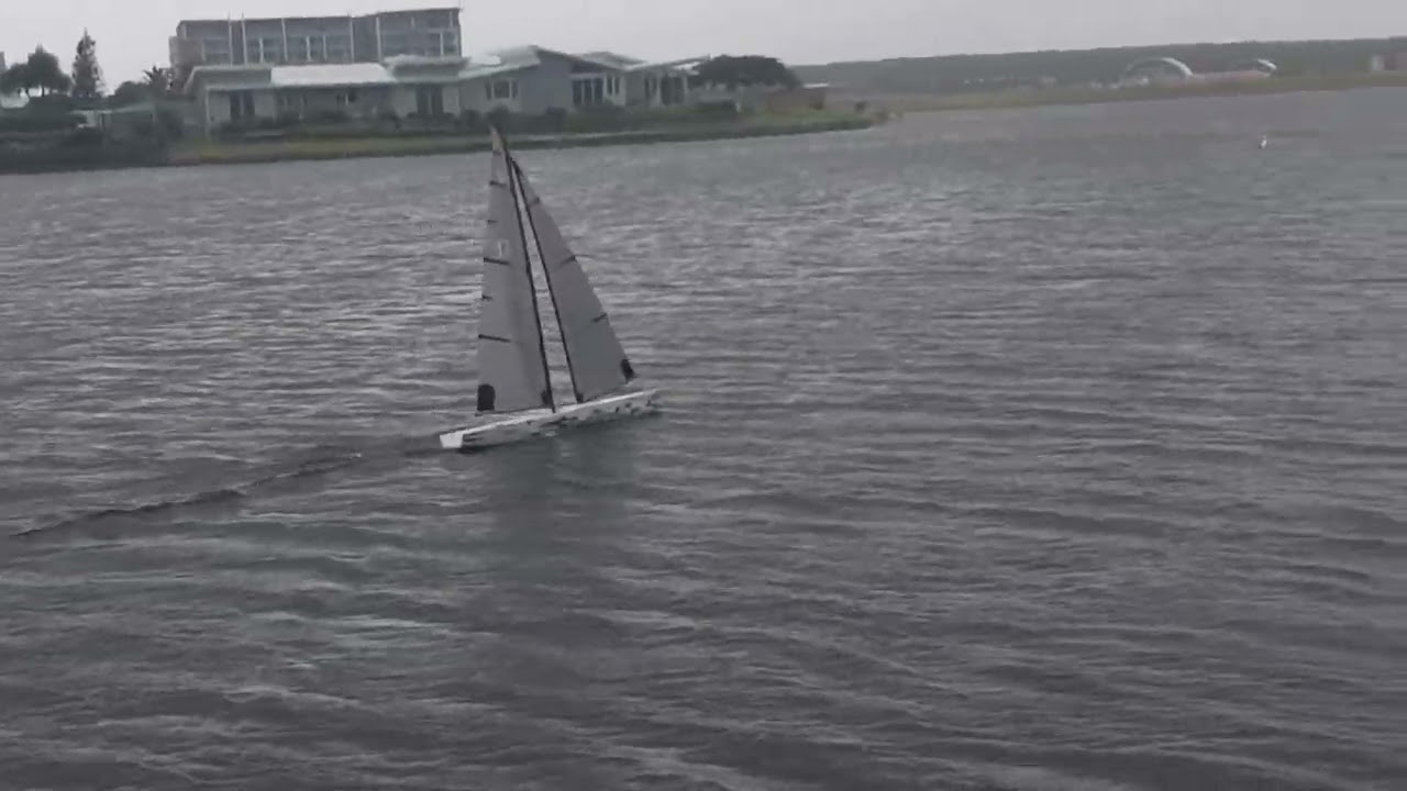 1.7M RC Yacht