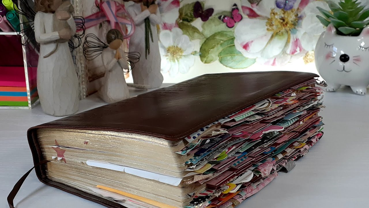 Flip Through: Pray The Scripture Bible📚 @catwoods5499 #flipthrough #biblegarden #biblejournaling