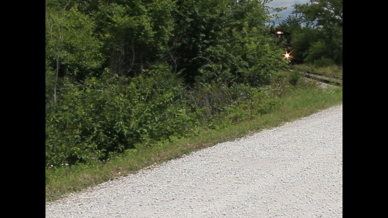 SW1500 1595 Rural crossing