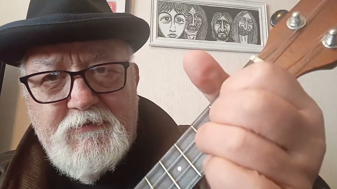 Lesson 1 ukulele..learn C & G Learn to play teenage wedding
