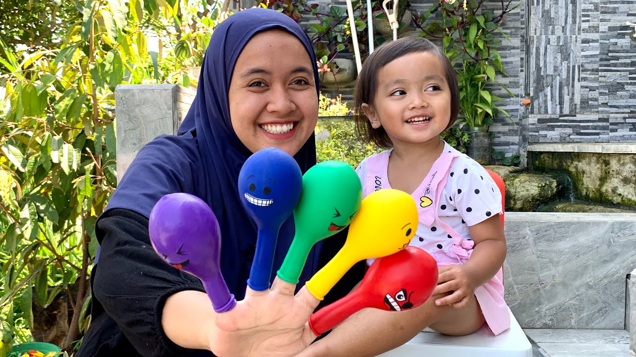 BIANCA BERNYANYI FINGER FAMILY SONG | BERMAIN MENGISI AIR DALAM BALON