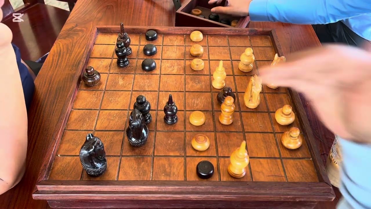 បងប្រុសចង់ទៅខាងណាប្រាប់ប្អូនផងស្រួលតាម រវាង តោកំណាច គឹមជ្រា (ស) ប៉ះជាមួយ បងបូឡៃ ខ្លាកំណាច (ខ្មៅ)  !