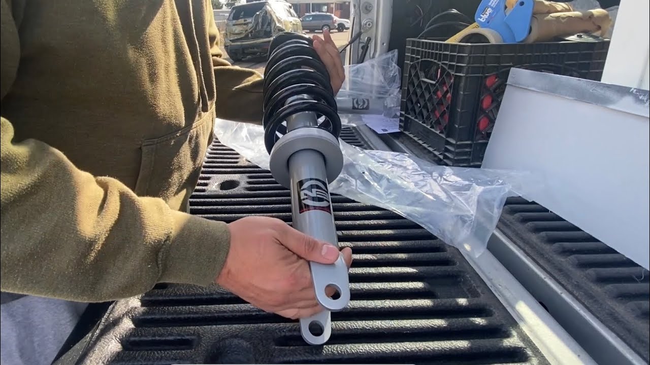 Rough Country 2in Leveling Struts - 2016 RAM 1500 4x4