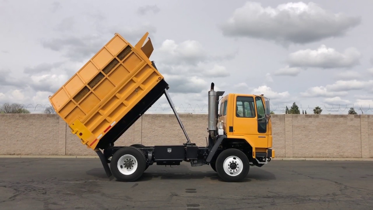 2005 Sterling SC8000 10' Chip Dump Truck for Sale