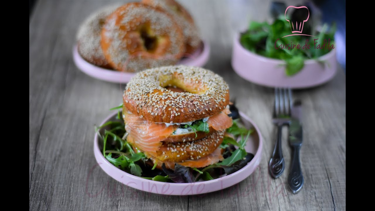 Bagel au saumon fumé  خبز البيغل بالسلمون
