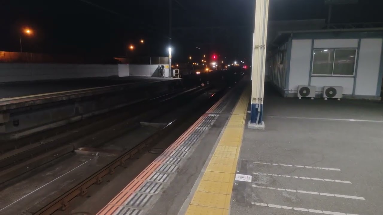 京葉線 E233系5000番台 回送列車、 最終 蘇我行 新習志野駅到着〜発車
