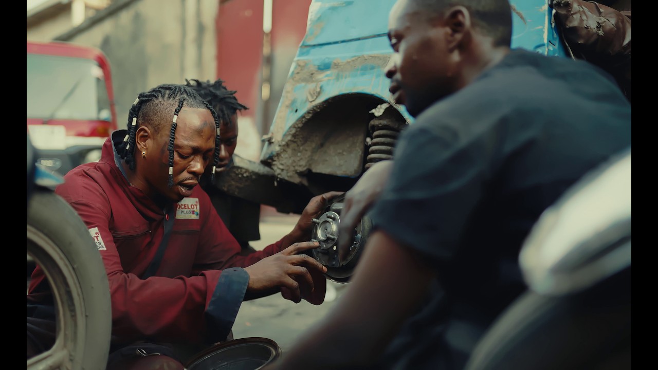 Dj Mombochi - Courageux (Clip Officiel)