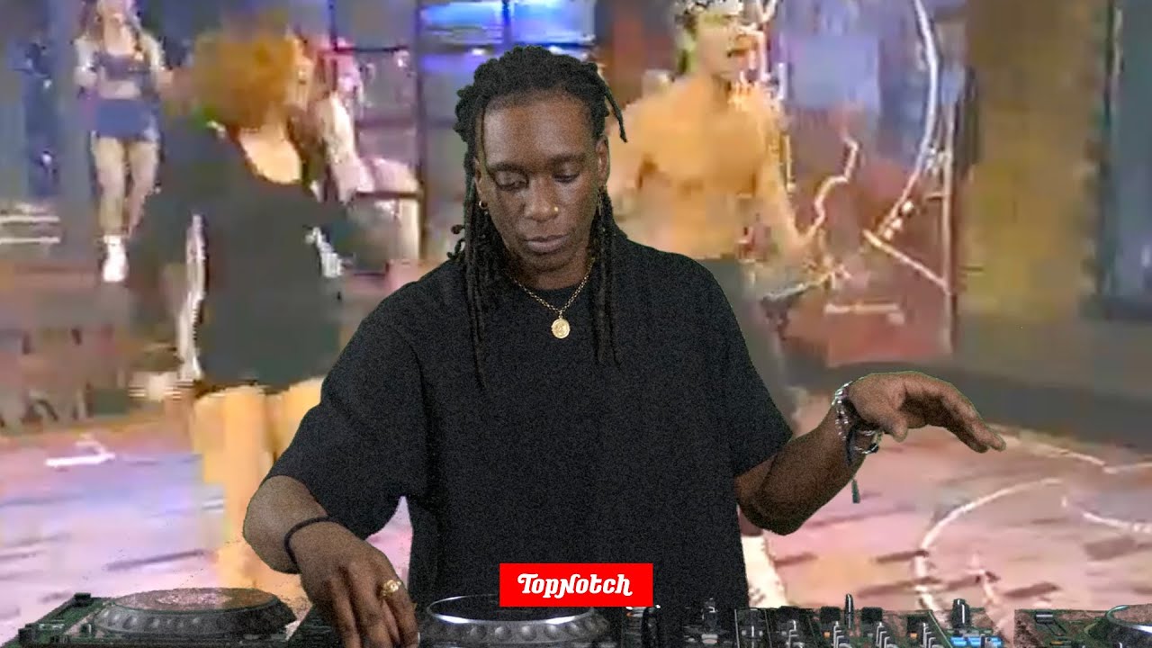 DE SCHUURMAN ‘AS THE DYNASTY GROWS’ (live-set @ Top Notch kantoor)