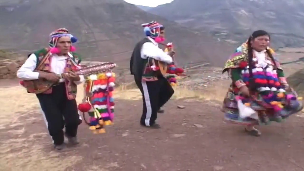 JOSE CORRALES Y CAMPESINITA DE ACOMAYO / MAMALLAYCCA