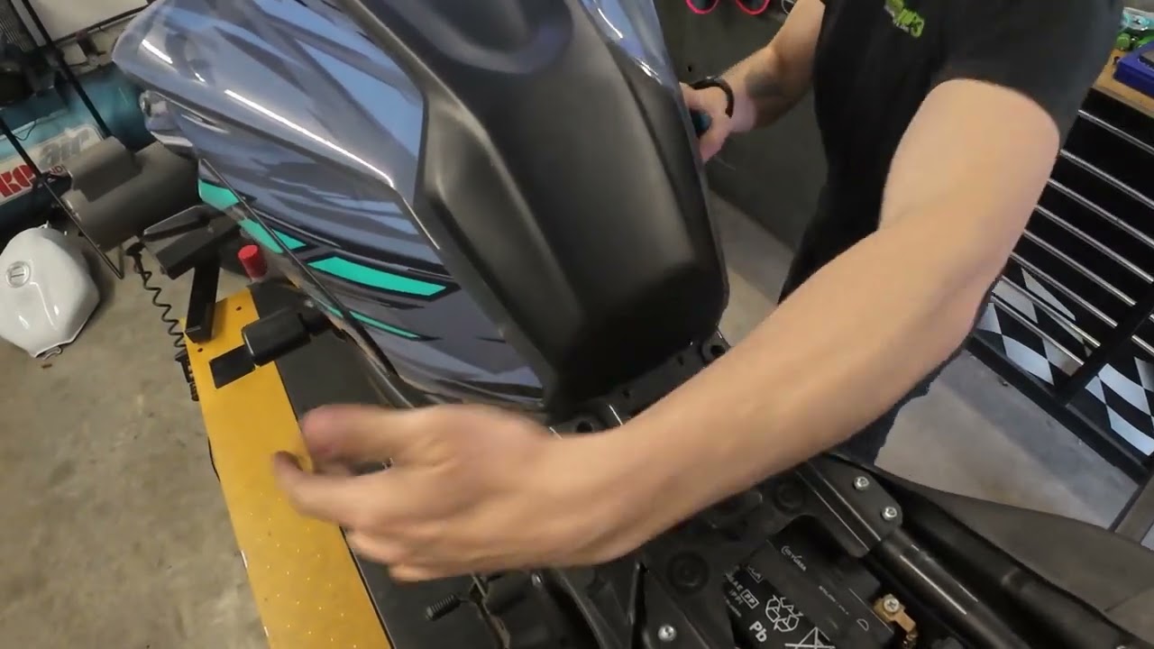 YAMAHA MT-07 ECU LOCATION/REMOVAL FOR BASE FLASH AND POWER RUN P3 TUNING