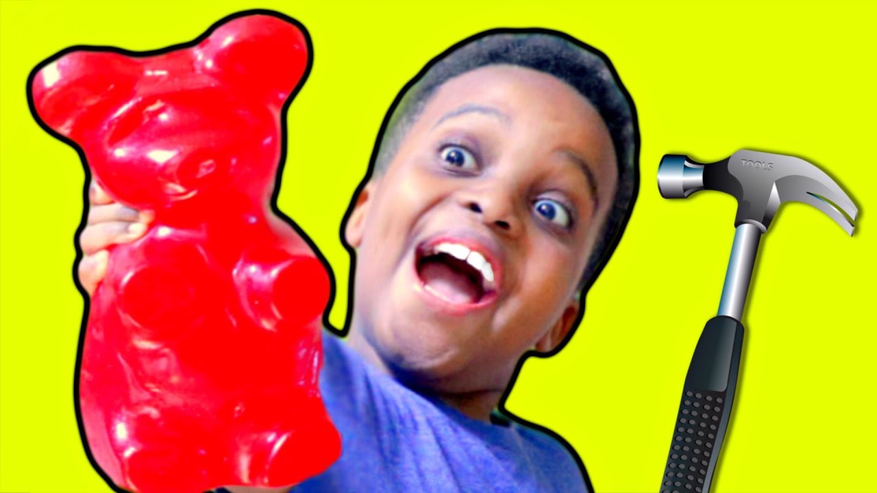 Shiloh Crushes GIANT GUMMY BEAR! - Shasha and Shiloh - Onyx Kids