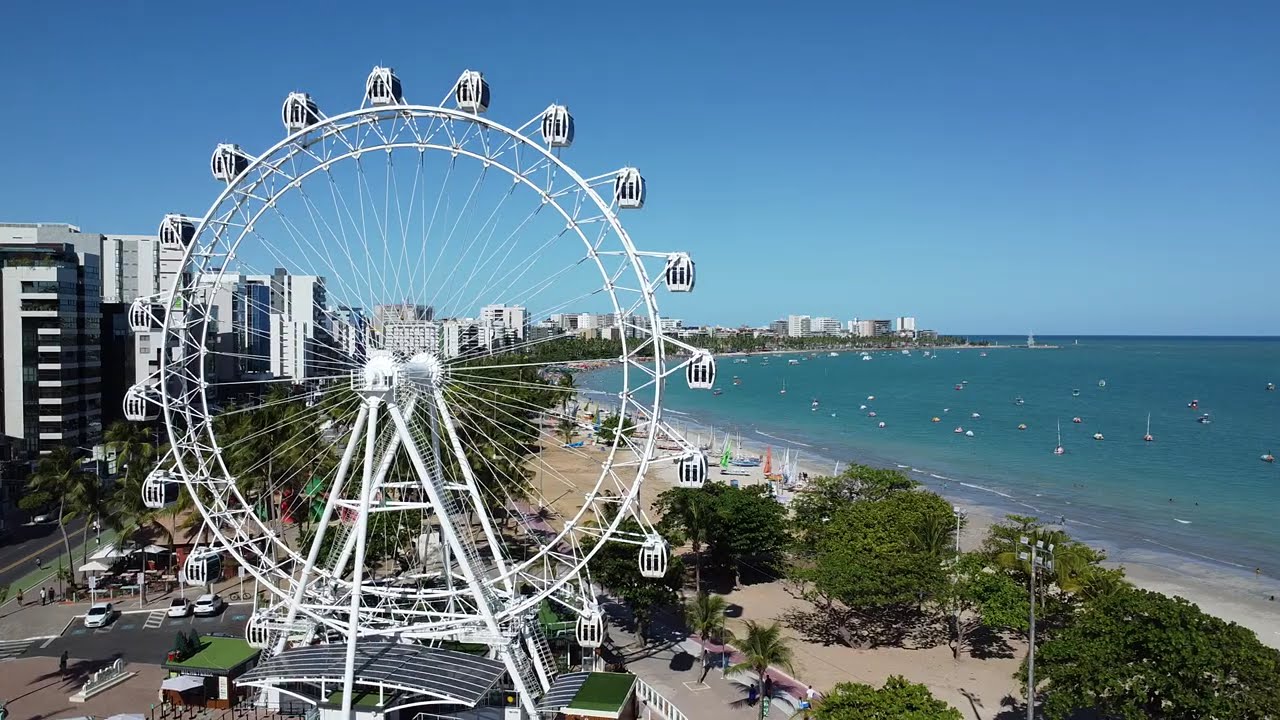 Praia de Pajuçara e a Famosa Roda Maceió #alagoas
