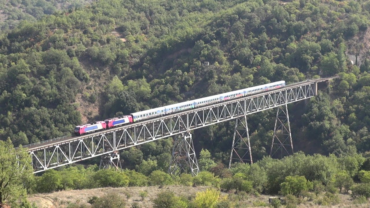 Trains at Papadia Viaduct at Bralos Pass, South Fthiotis.(13/10/2013)