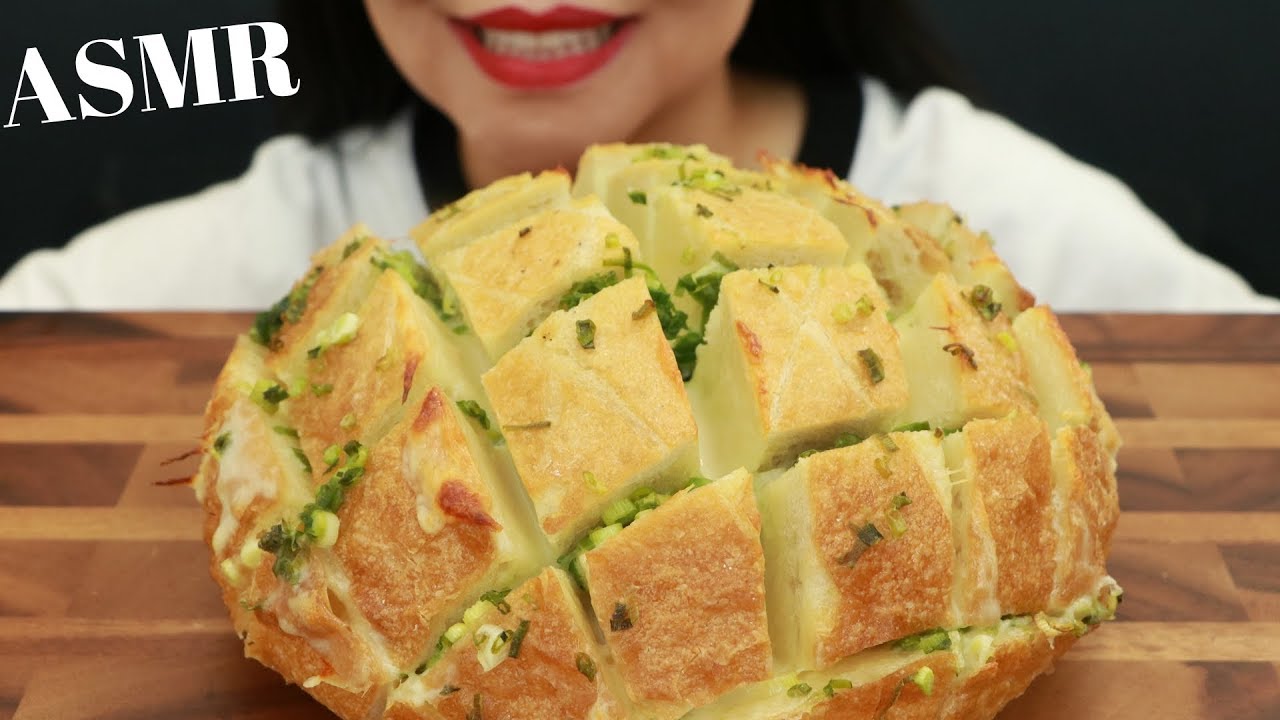 BLOOMING ONION BREAD DIPPED IN CHEESE SAUCE AND RANCH ~ ASMR (No Talking)