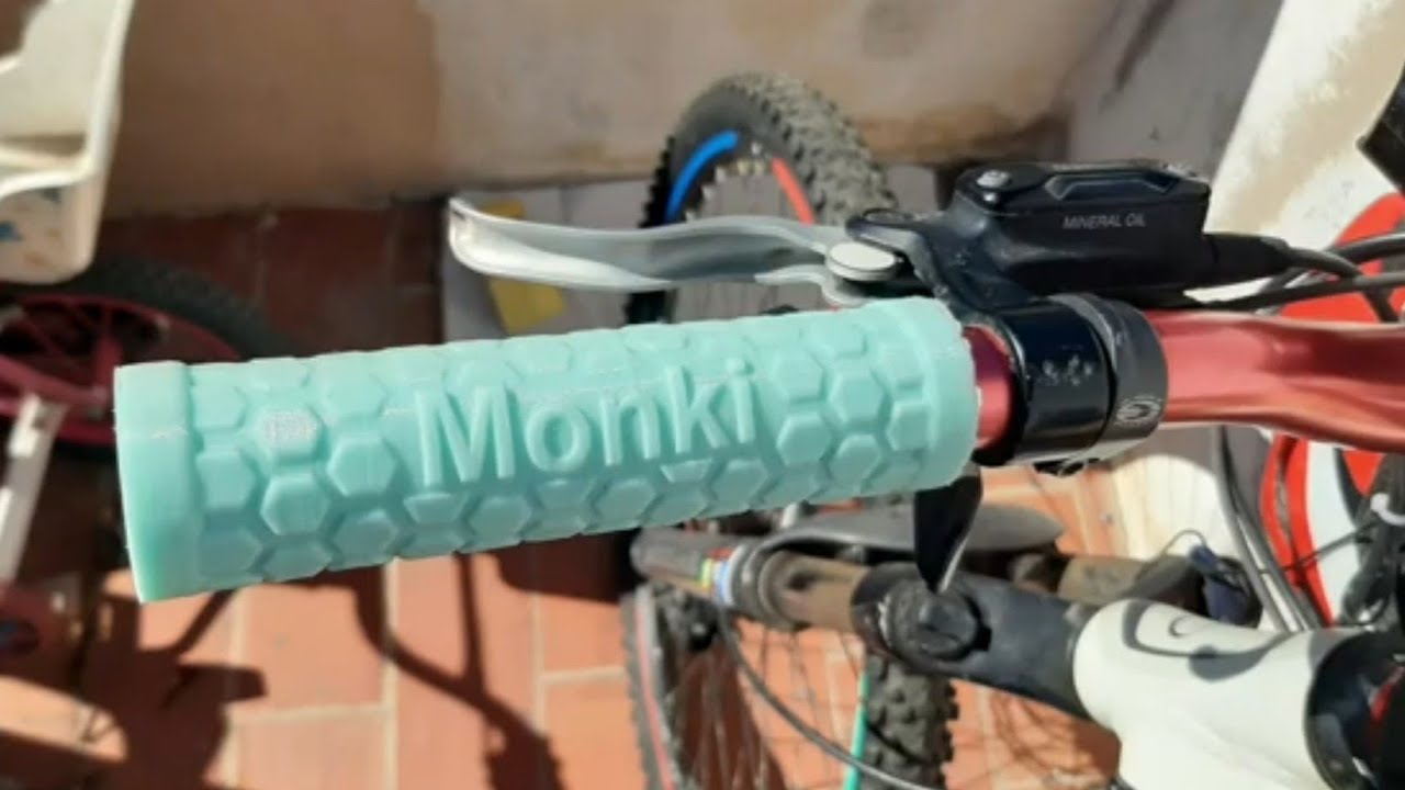 Molde impreso en 3d para hacer puños de bicicleta, en silicona
