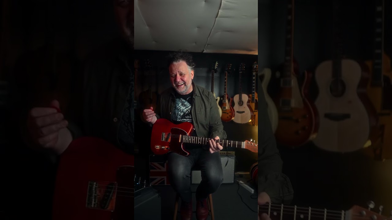 XOTIC XTC Telecaster Madi kezében