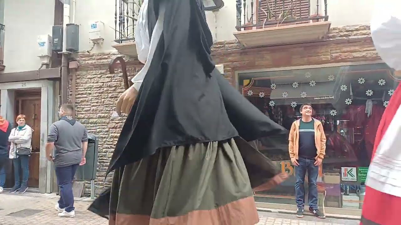 Pasacalles de Buztintxuri y Ezpelur en el  Debarren Eguna | 19 de Mayo de 2024 (Mañana)
