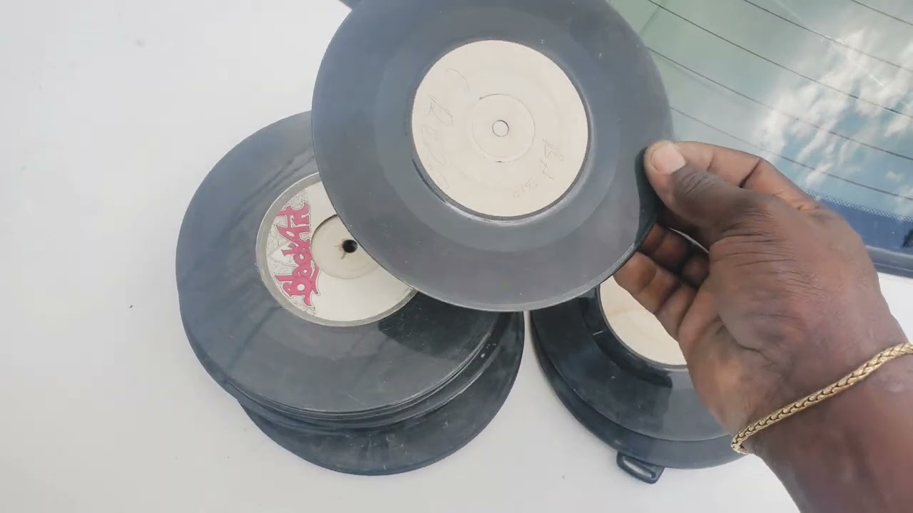 One of the rarest LP found, vintage record hunting...🇯🇲 🇯🇲