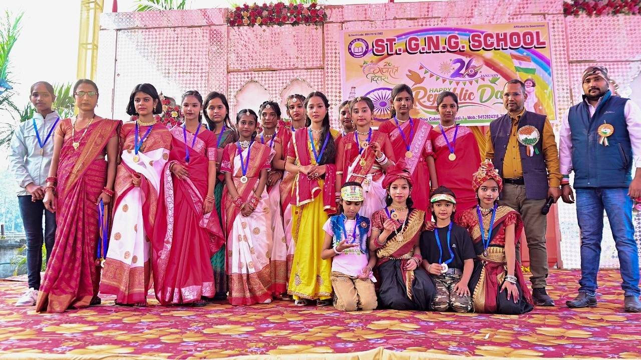 Graceful Saree Dance Performance by Girls 💃 | 26 January 2026 | St GNG School