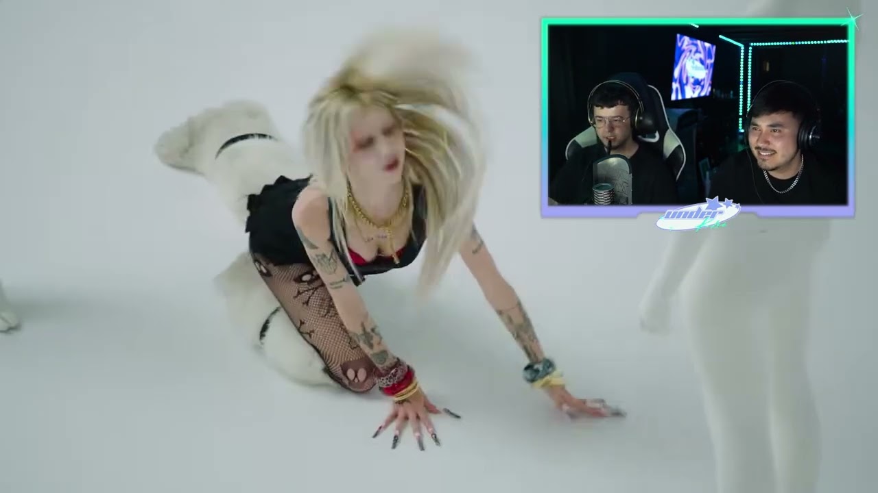 (REACCIÓN) TOTO DE LOCA | Metrika, Merca Bae