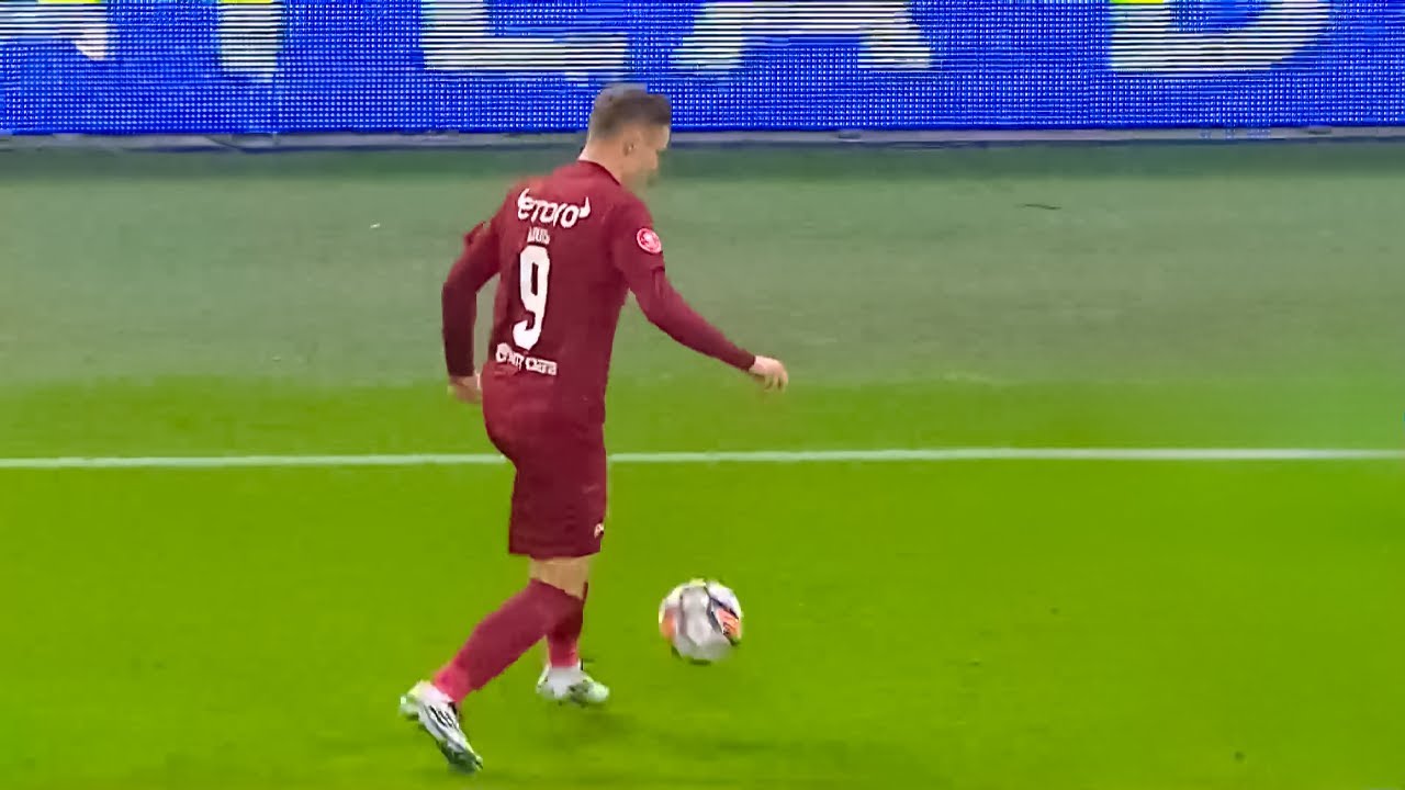 Louis Munteanu Is a Complete Striker - 2025