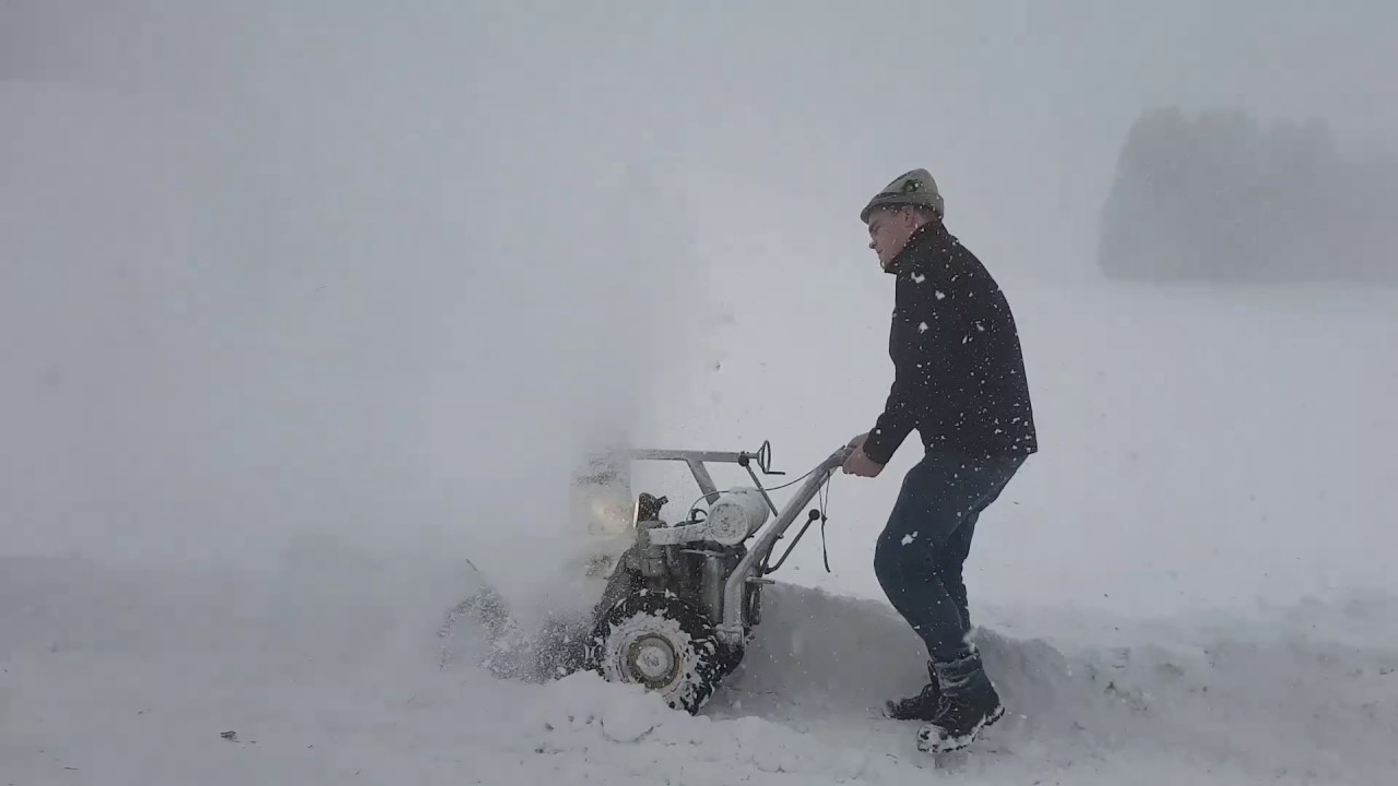 Rolba R60 Snowbaby in Aktion Schneefr&auml;se mit Rotax Motor