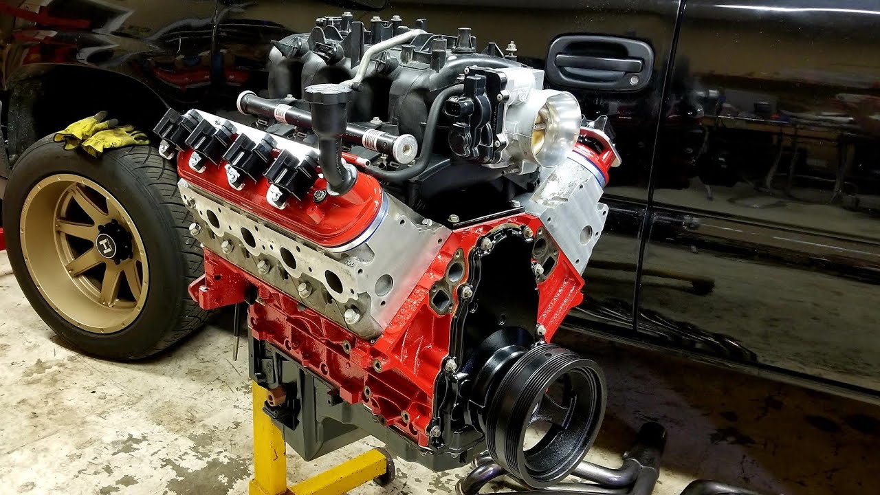 Painting Engine w/ Primer, Base Coat and Clear Coat - 5.3 LS Silverado Build