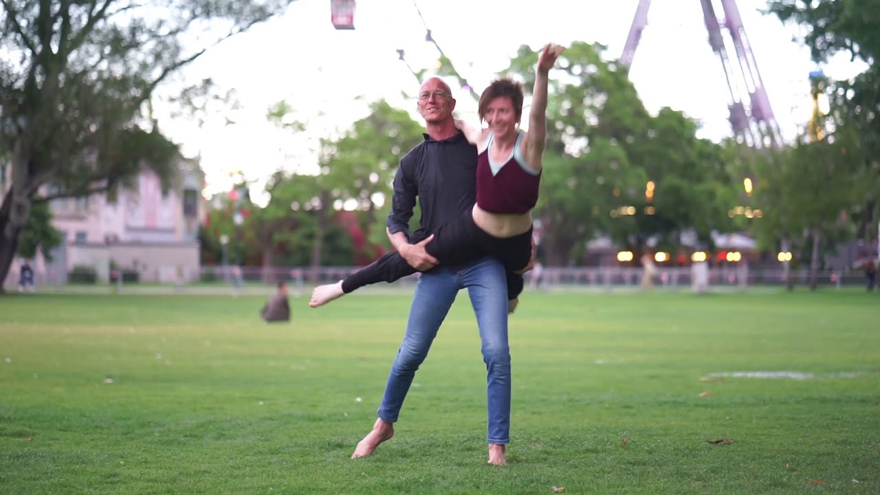 Acro Yoga dance lifts