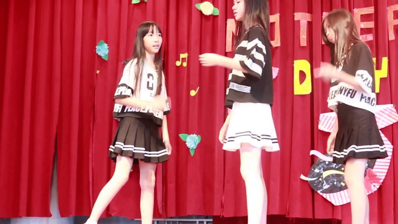 翊炘在福林國小五一勞動節跳 Twice 的舞蹈