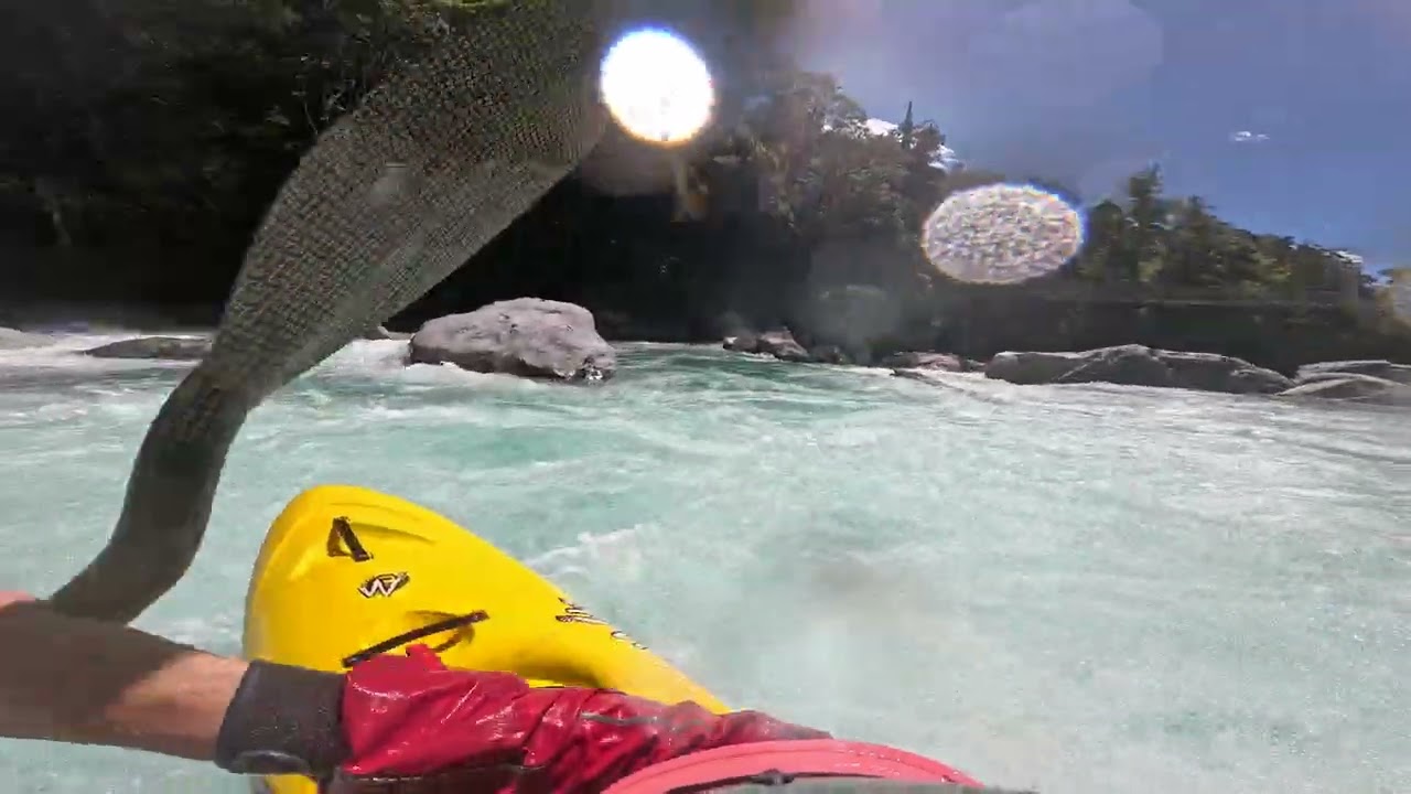 Hollyford River Kayaking (Moraine Creek Section, Milford Sound)
