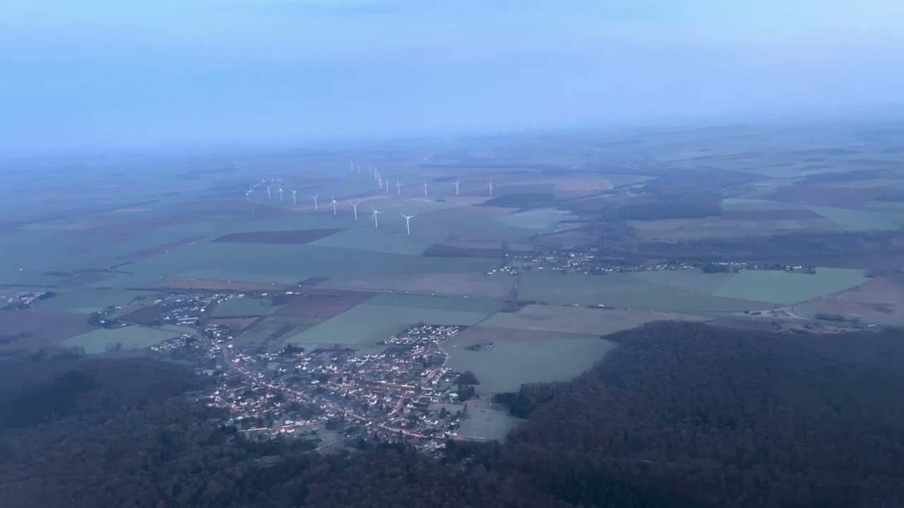 Descent to Paris - Beauvais airport. Wizz Air airplane 4K