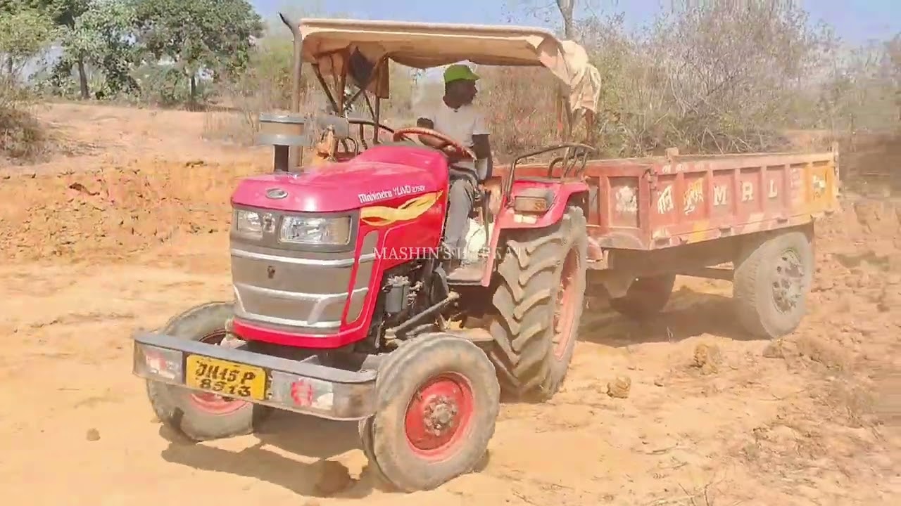Jcb 3DX Backhoe Loads Mud To Three Tractors 