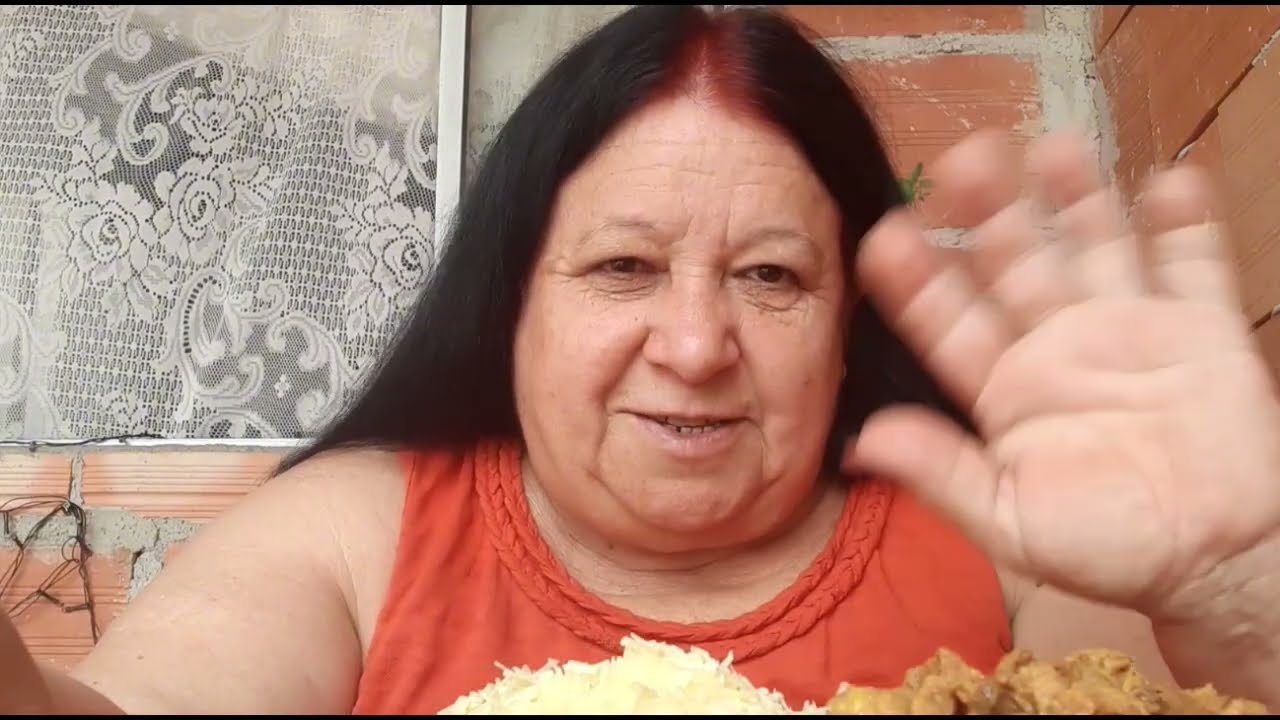 Vamos almoçar, picadinho  de posta vermelha, Deus  abençoe  meus amores.🙏🙏
