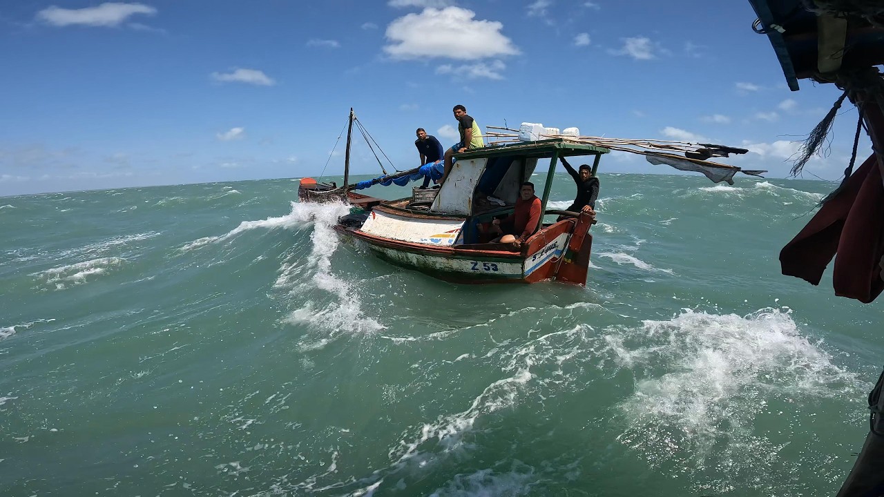 ROTINA DO PESCADOR PROFISSIONAL EM ALTO MAR - AVENTURA INSANA!!