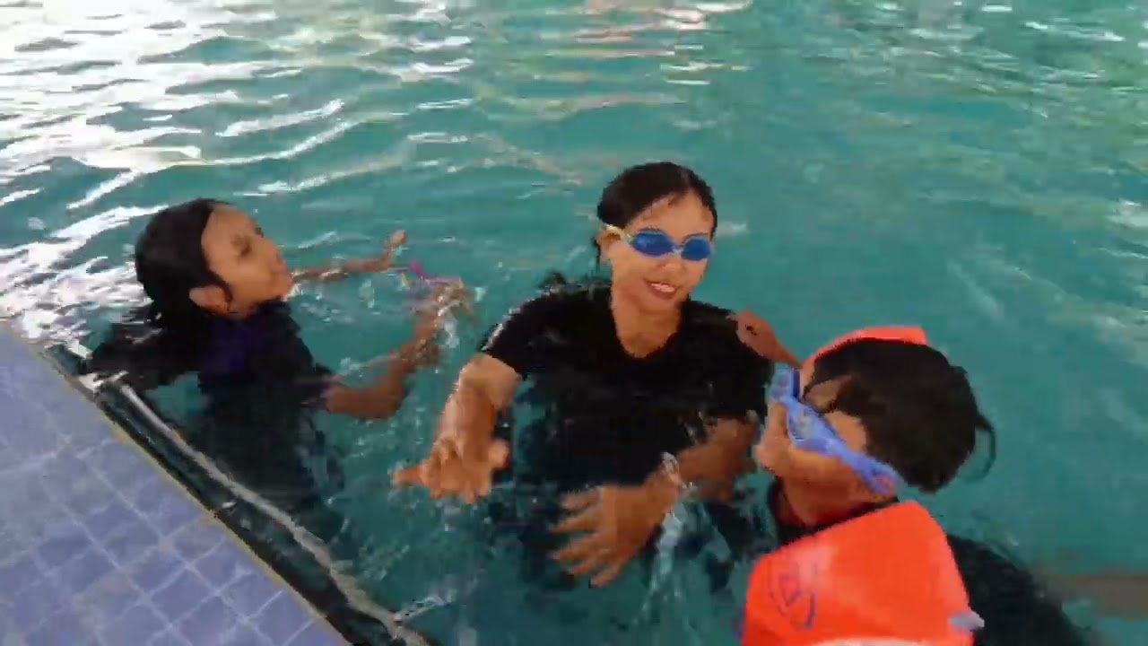 Berenang bersama