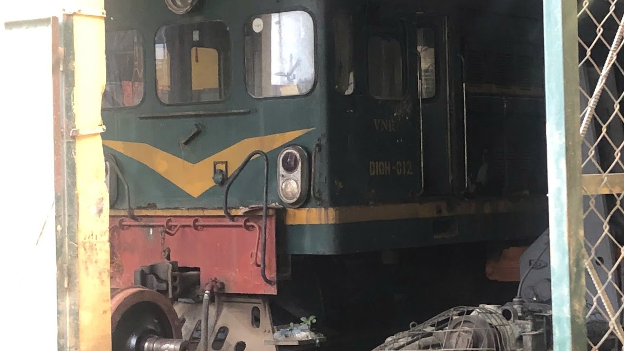 Tàu khách và hàng trên tuyến phía tây (28/1/2026)