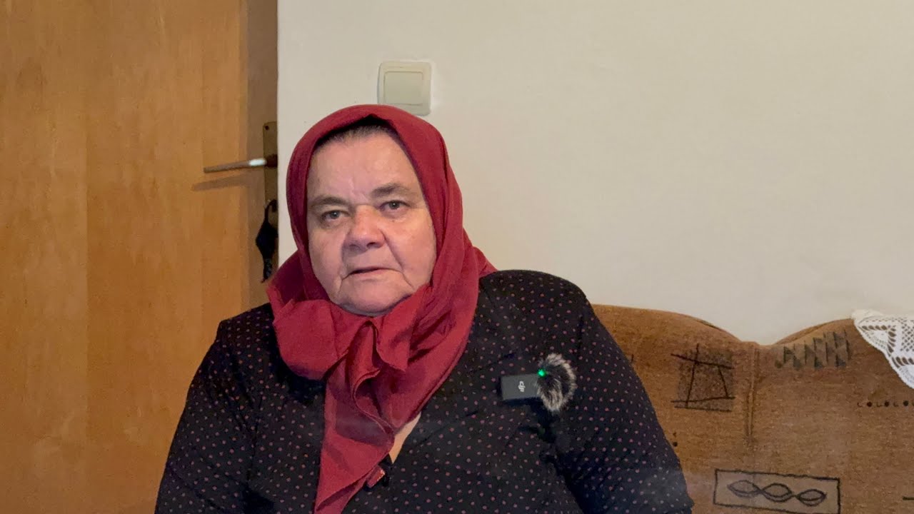 Udam se i nađem njih desetero, kuća pod parmakom, stoka u podrumu a mi na spratu joj Džemila đe dođe