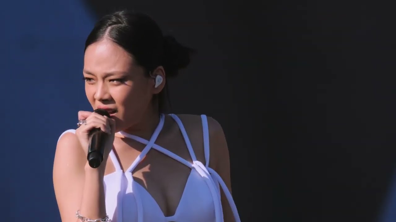 BIBI performs 
