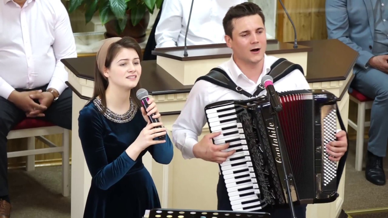 Hăprian Naomi & Filip (MARTURIE + CANTARE 2019) Tu te-ai oprit, Isuse, lângă mine