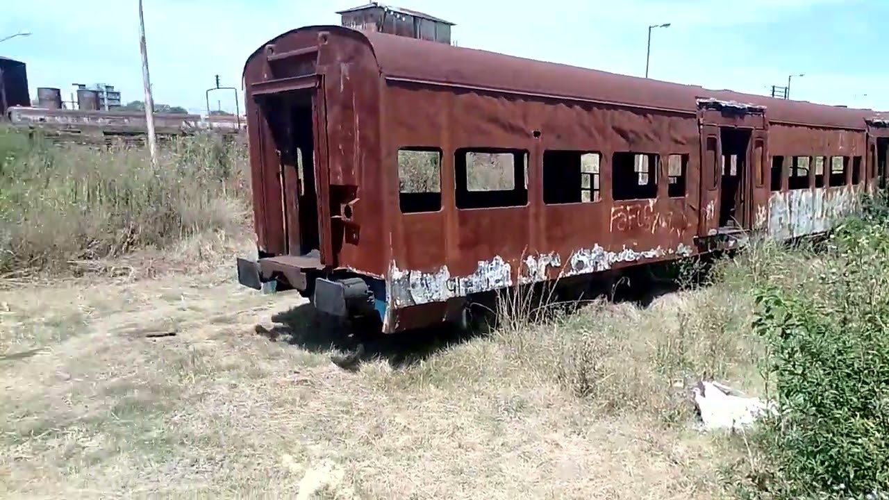 Trenes argentinos abandonados